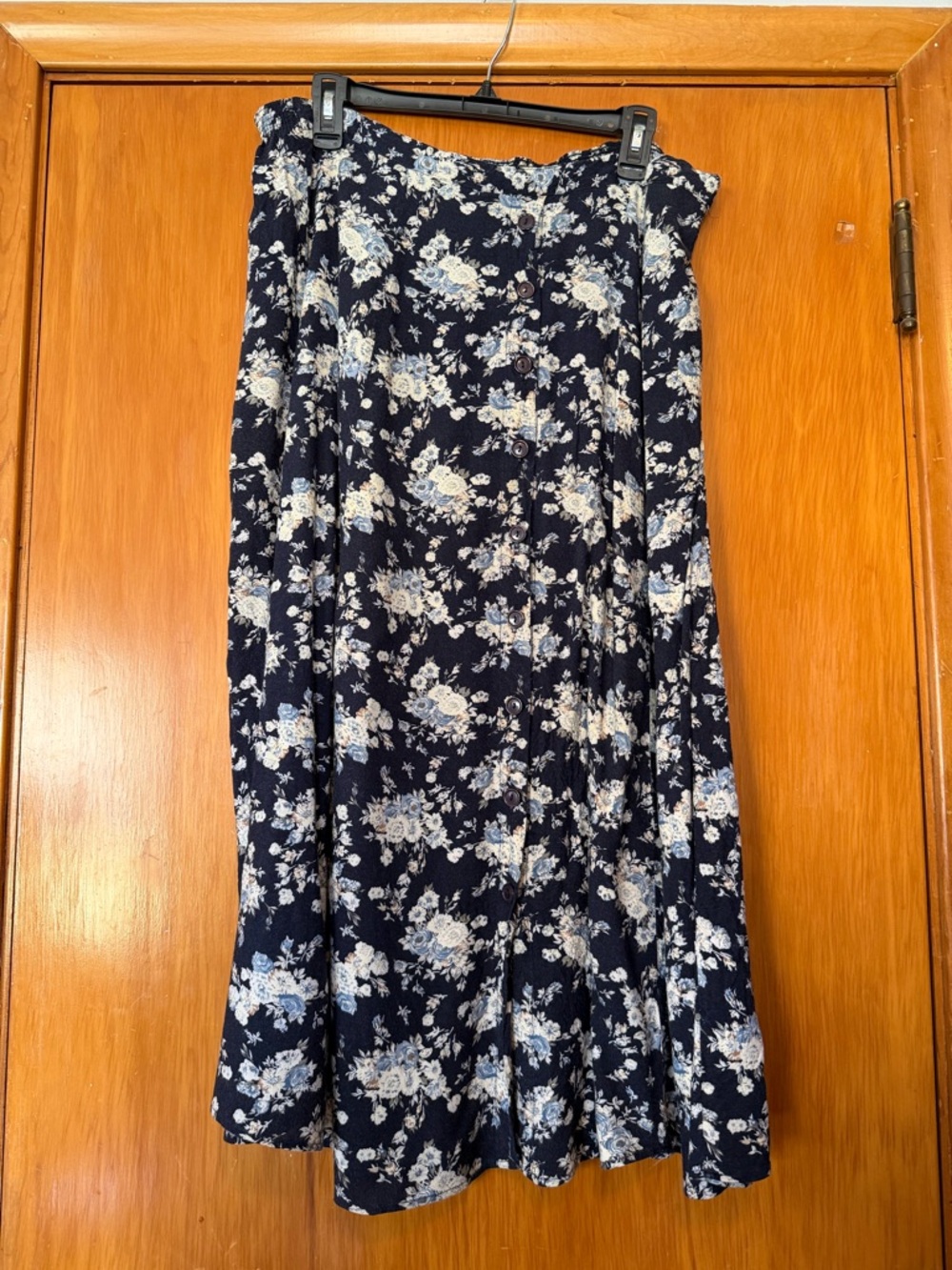 Vintage Women's Navy Floral Button-Front Skirt